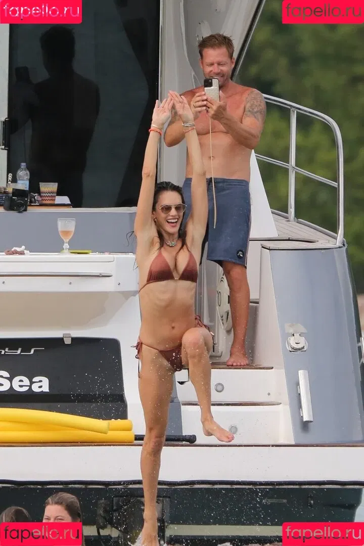 Alessandra Ambrosio Onlyfans Photo Gallery 