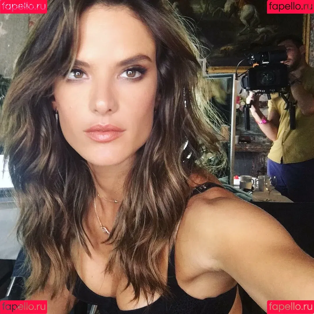 Alessandra Ambrosio Onlyfans Photo Gallery 