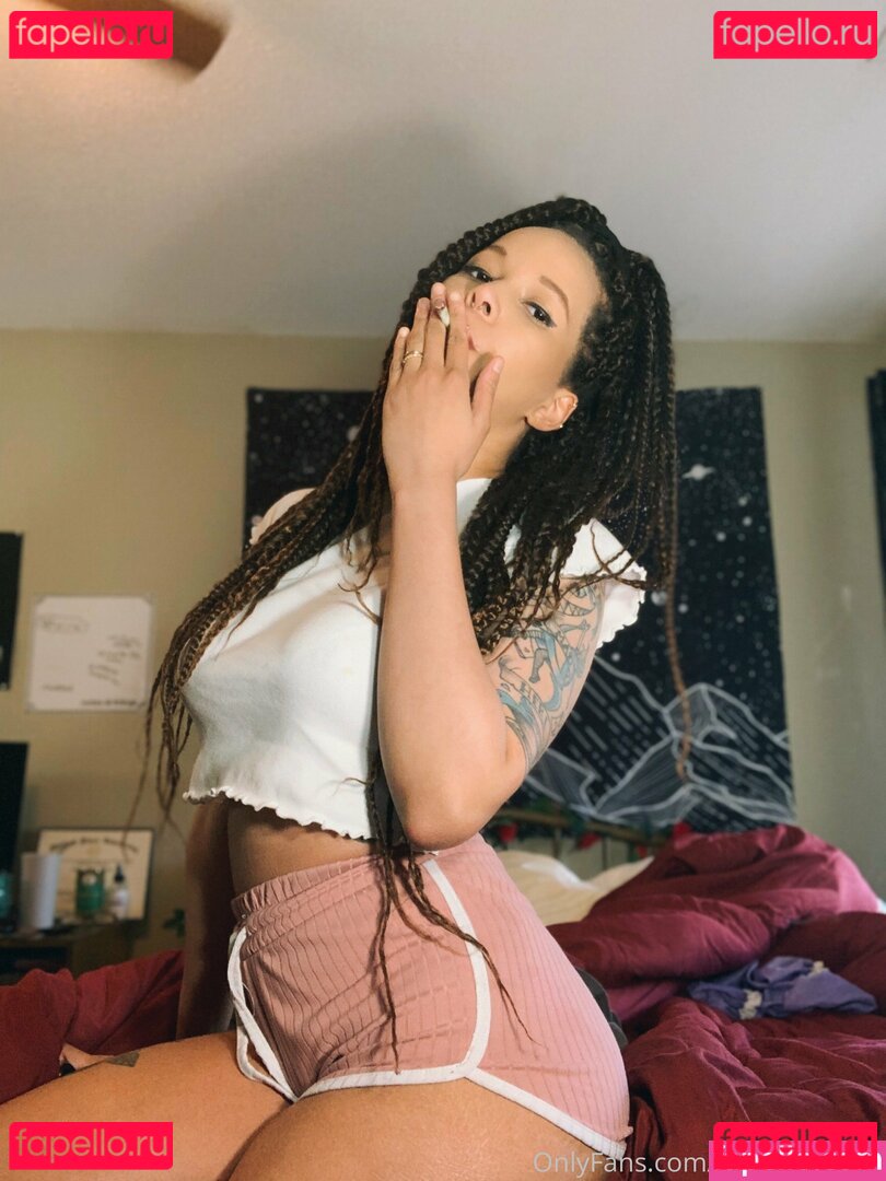 b00bsandblunts Nude Onlyfans Photo 31
