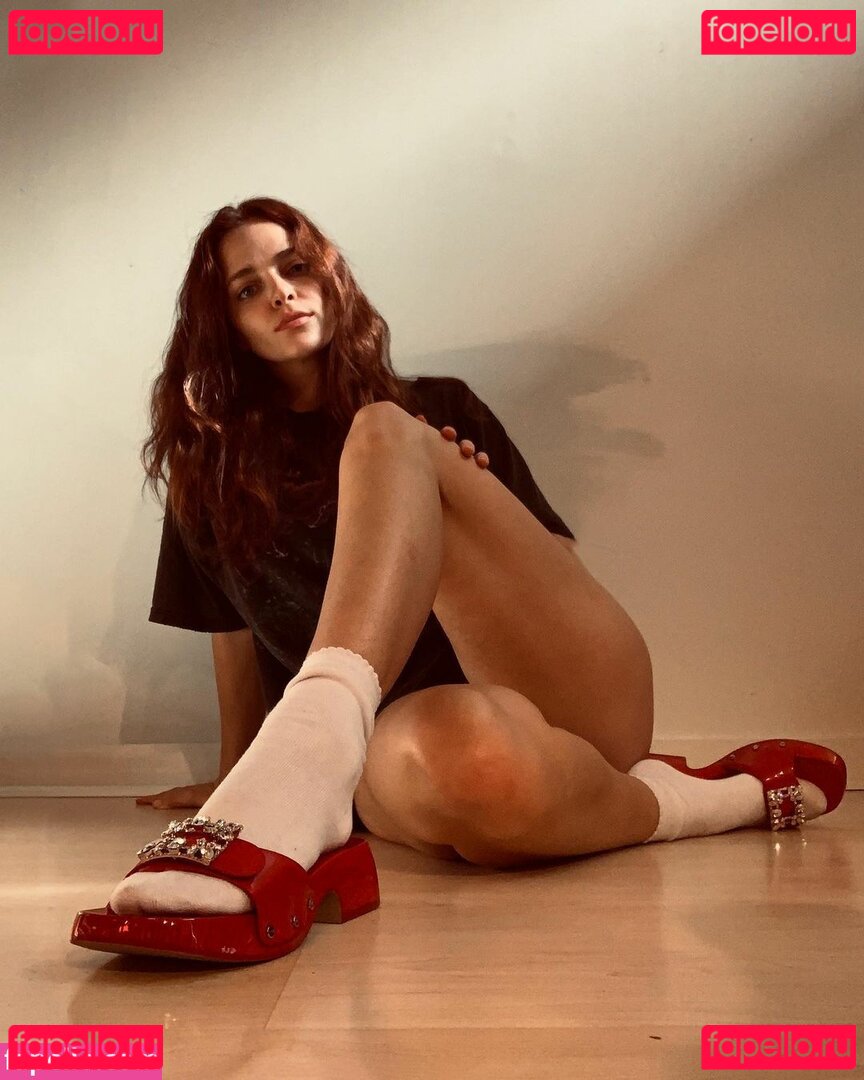 Madeline Brewer Nude Onlyfans Photo 3