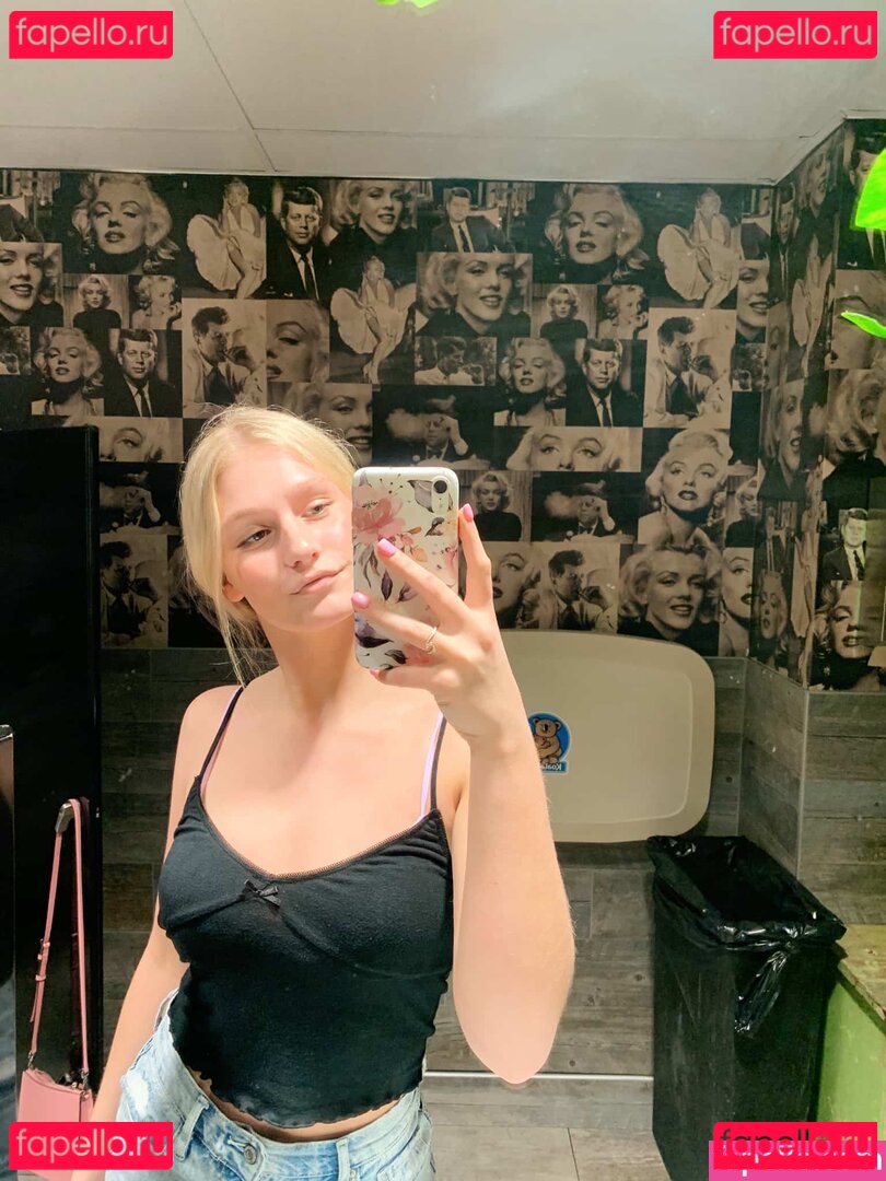 Ellie Lienemann Nude Onlyfans Photo 46