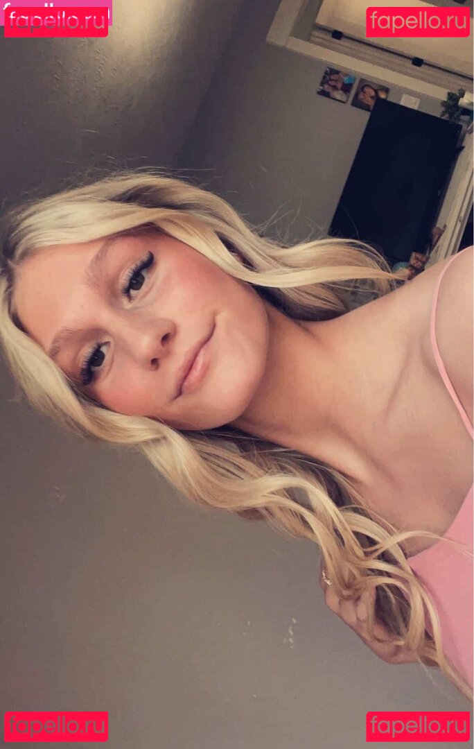 Ellie Lienemann Nude Onlyfans Photo 30