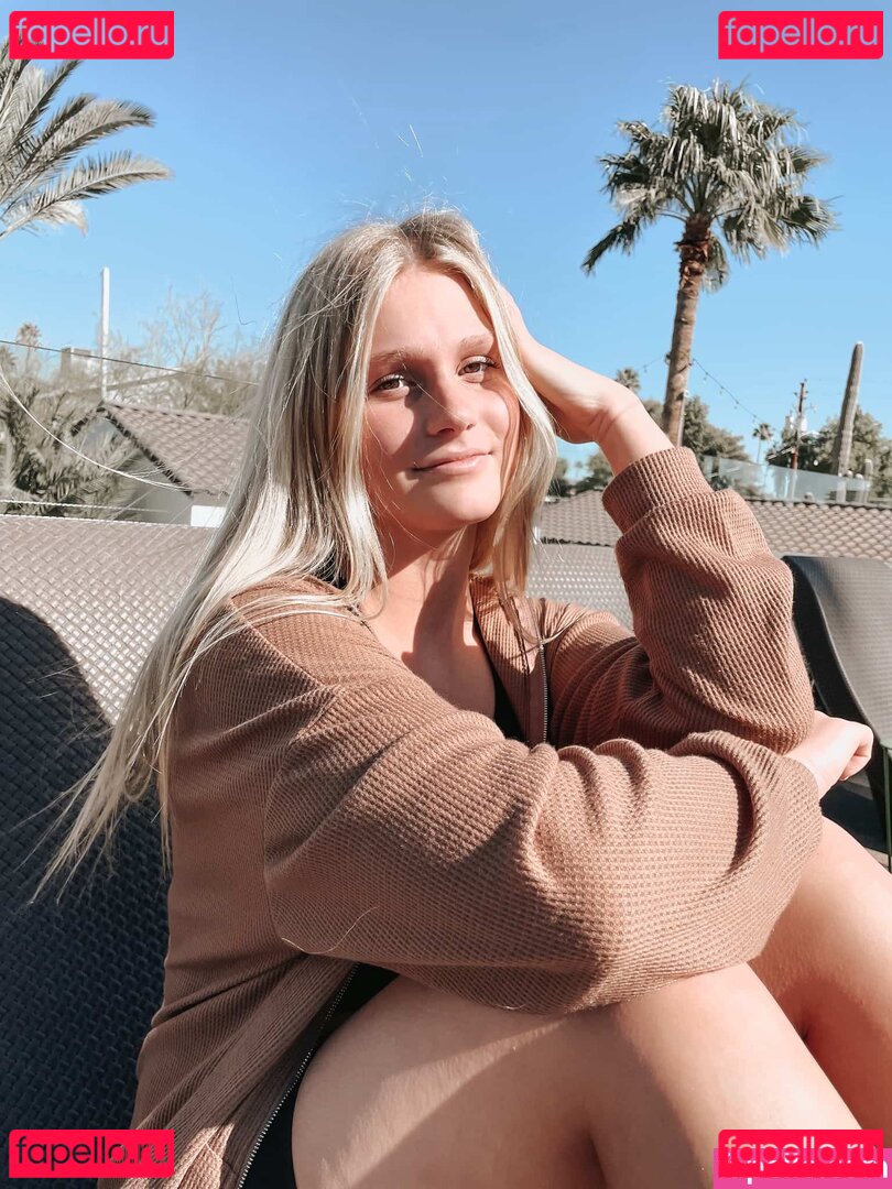 Ellie Lienemann Nude Onlyfans Photo 27