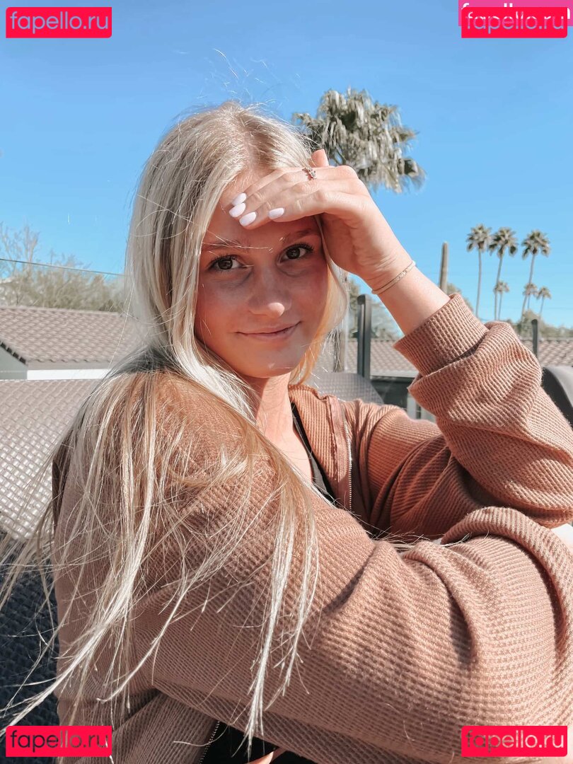Ellie Lienemann Nude Onlyfans Photo 21