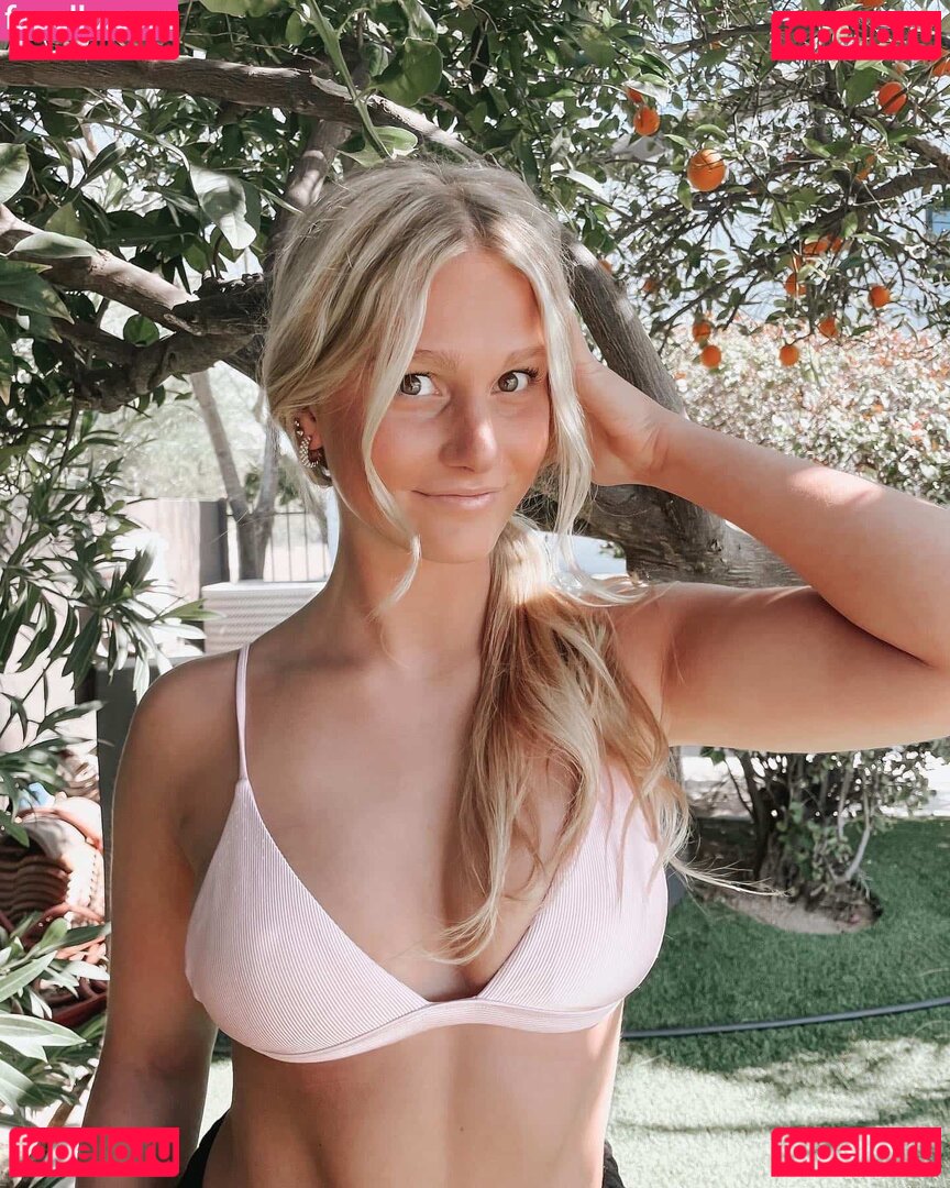 Ellie Lienemann Nude Onlyfans Photo 15