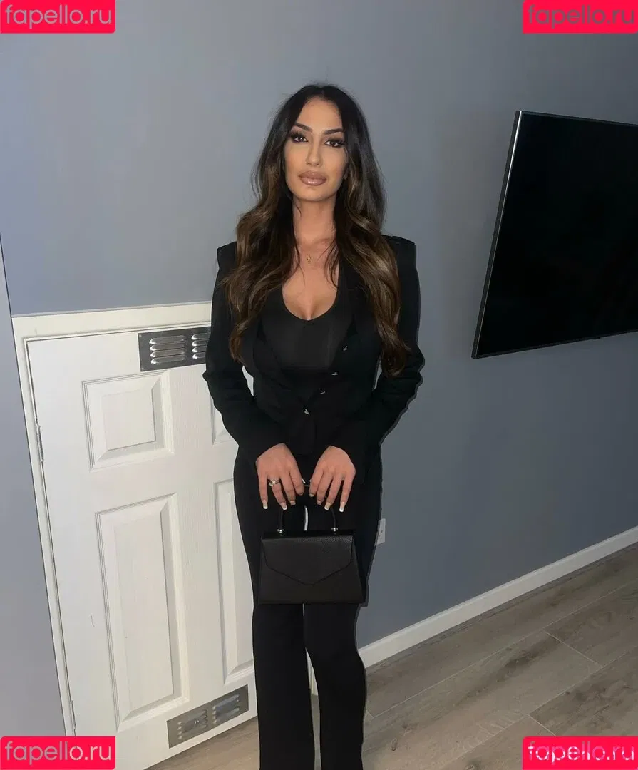 Payvand Mesbah Onlyfans Photo Gallery 
