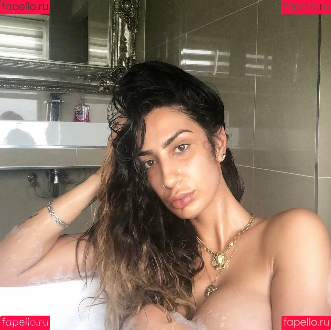 Payvand Mesbah Onlyfans Photo Gallery 
