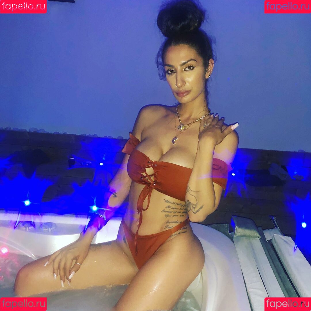 Payvand Mesbah Onlyfans Photo Gallery 