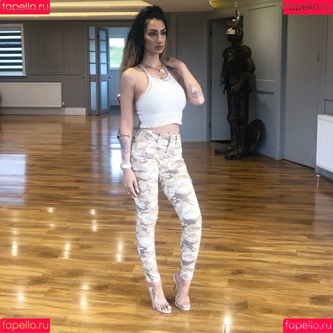 Payvand Mesbah Onlyfans Photo Gallery 