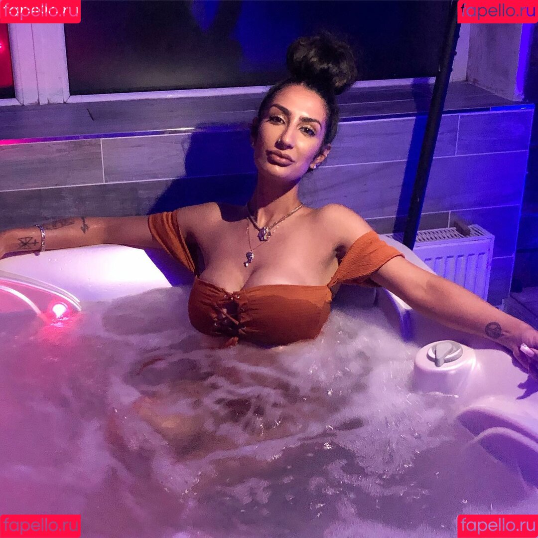 Payvand Mesbah Onlyfans Photo Gallery 