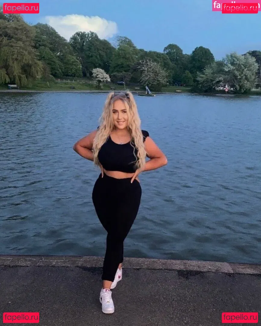 maybemollyy Onlyfans Photo Gallery 