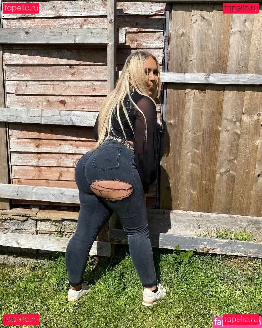 maybemollyy Onlyfans Photo Gallery 