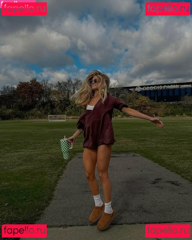 Lauren Bennett Nude Onlyfans Photo 37