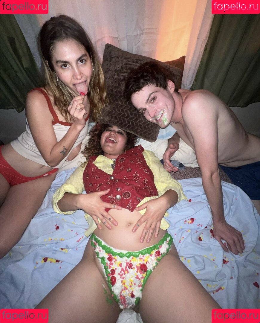 Remi Wolf Onlyfans Photo Gallery 