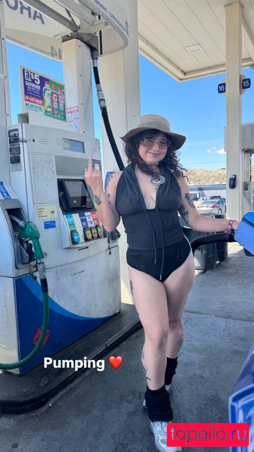 Remi Wolf Nude Onlyfans Photo 32