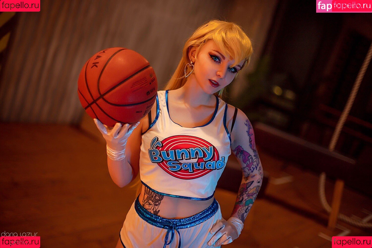 Bizarre Deer Onlyfans Photo Gallery 