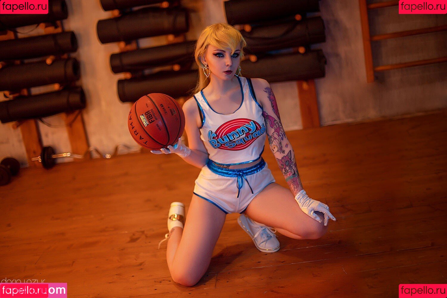 Bizarre Deer Onlyfans Photo Gallery 