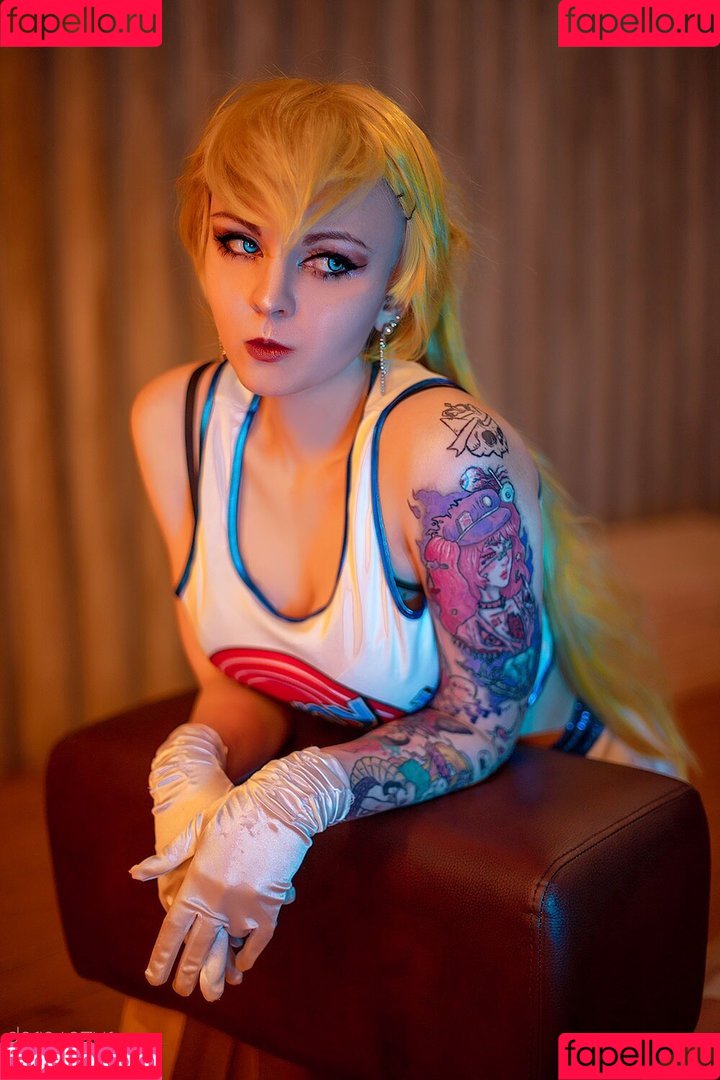 Bizarre Deer Onlyfans Photo Gallery 