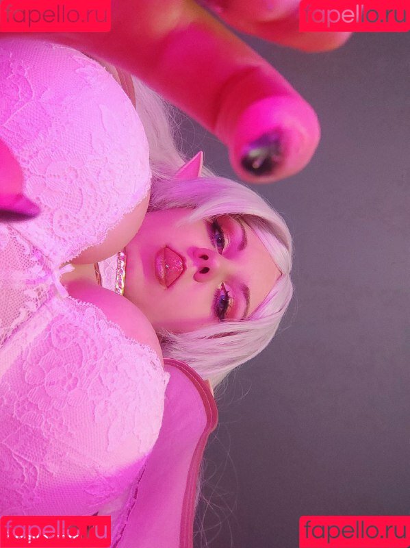 Bizarre Deer Onlyfans Photo Gallery 