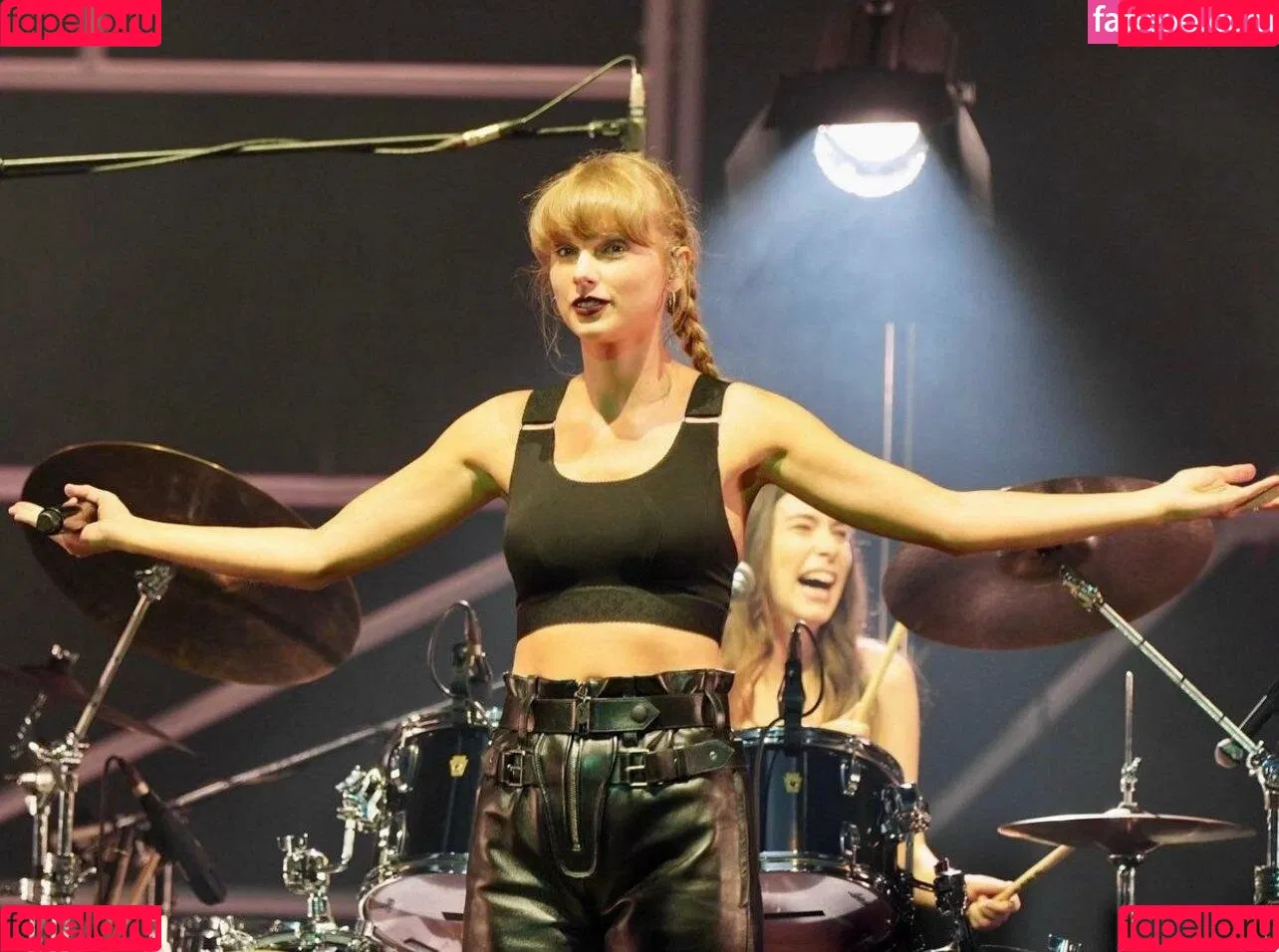 Taylor Swift Onlyfans Photo Gallery 