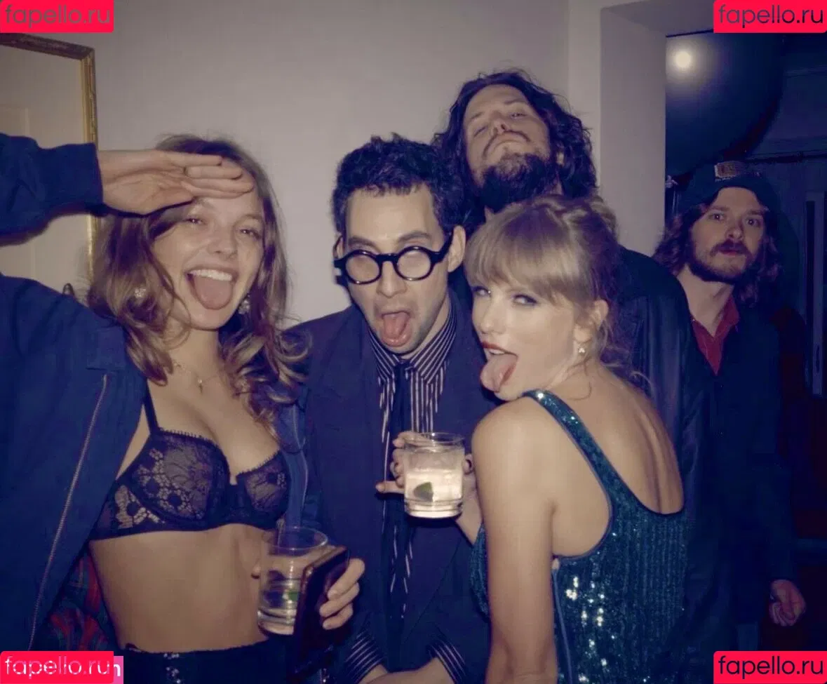Taylor Swift Onlyfans Photo Gallery 