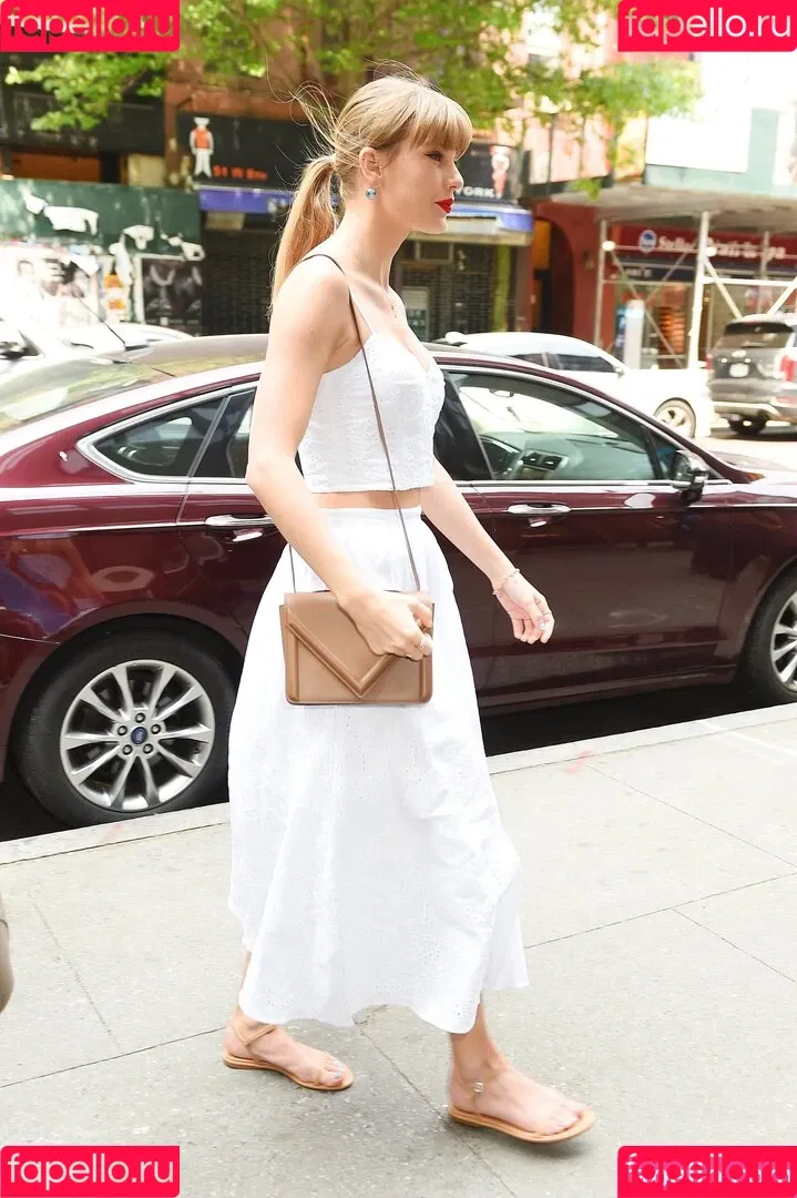 Taylor Swift Onlyfans Photo Gallery 