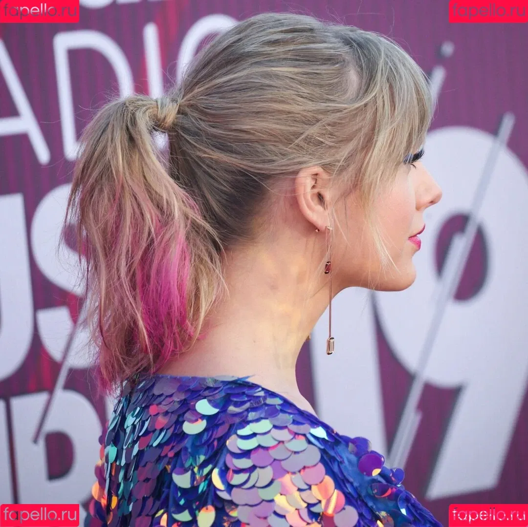 Taylor Swift Onlyfans Photo Gallery 