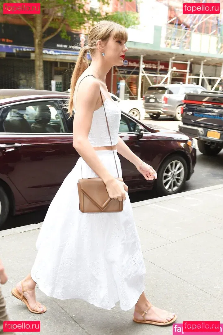 Taylor Swift Onlyfans Photo Gallery 