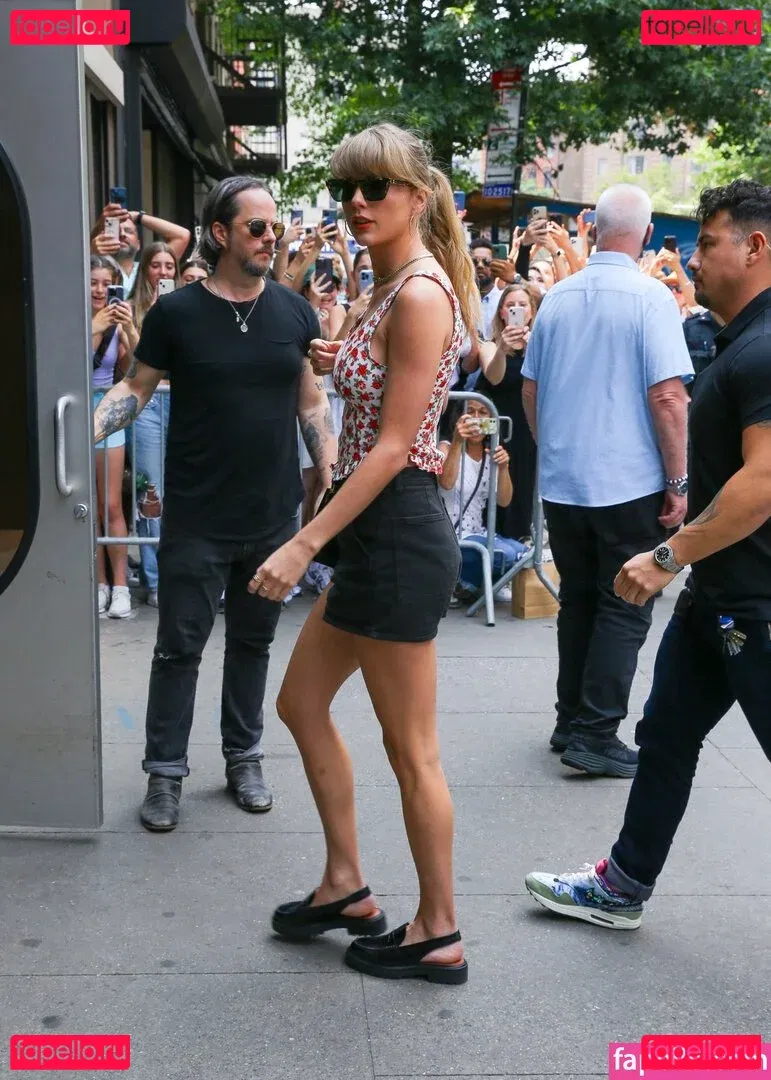 Taylor Swift Onlyfans Photo Gallery 