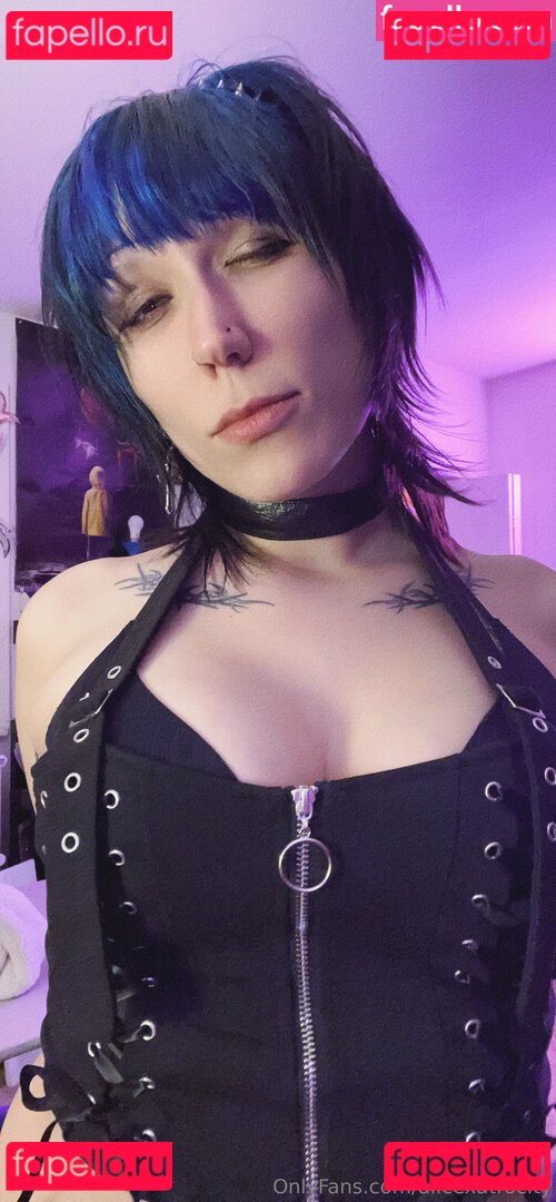 alicexatrocity Nude Onlyfans Photo 13