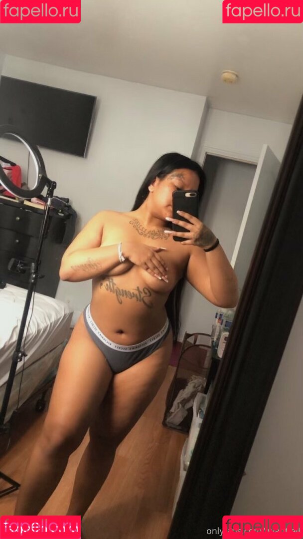 iwantfeli Onlyfans Photo Gallery 