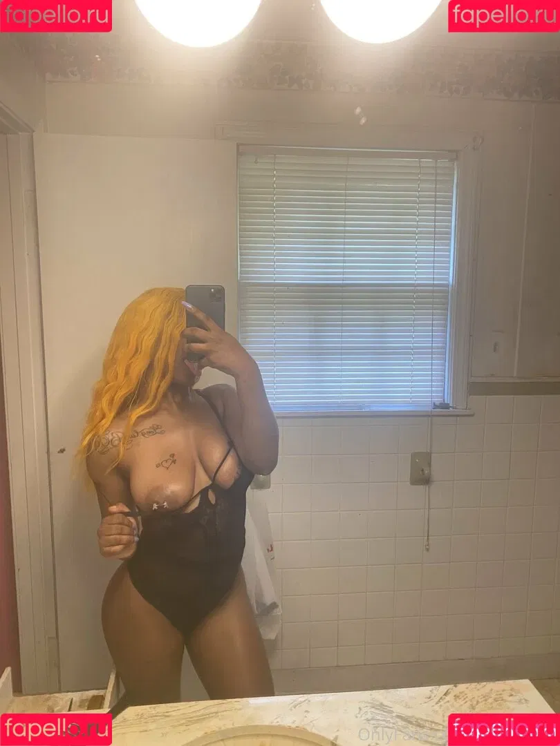 playwithmocha Onlyfans Photo Gallery 
