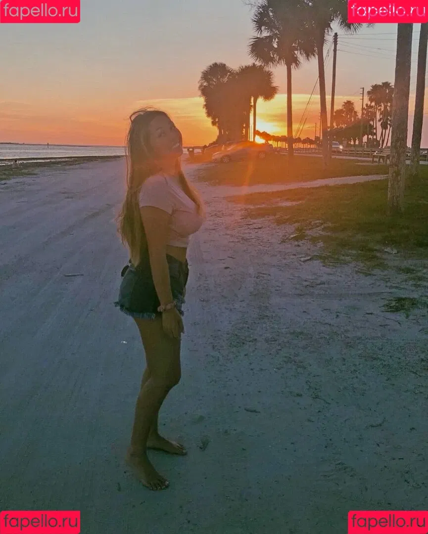 Makenna Adams Onlyfans Photo Gallery 