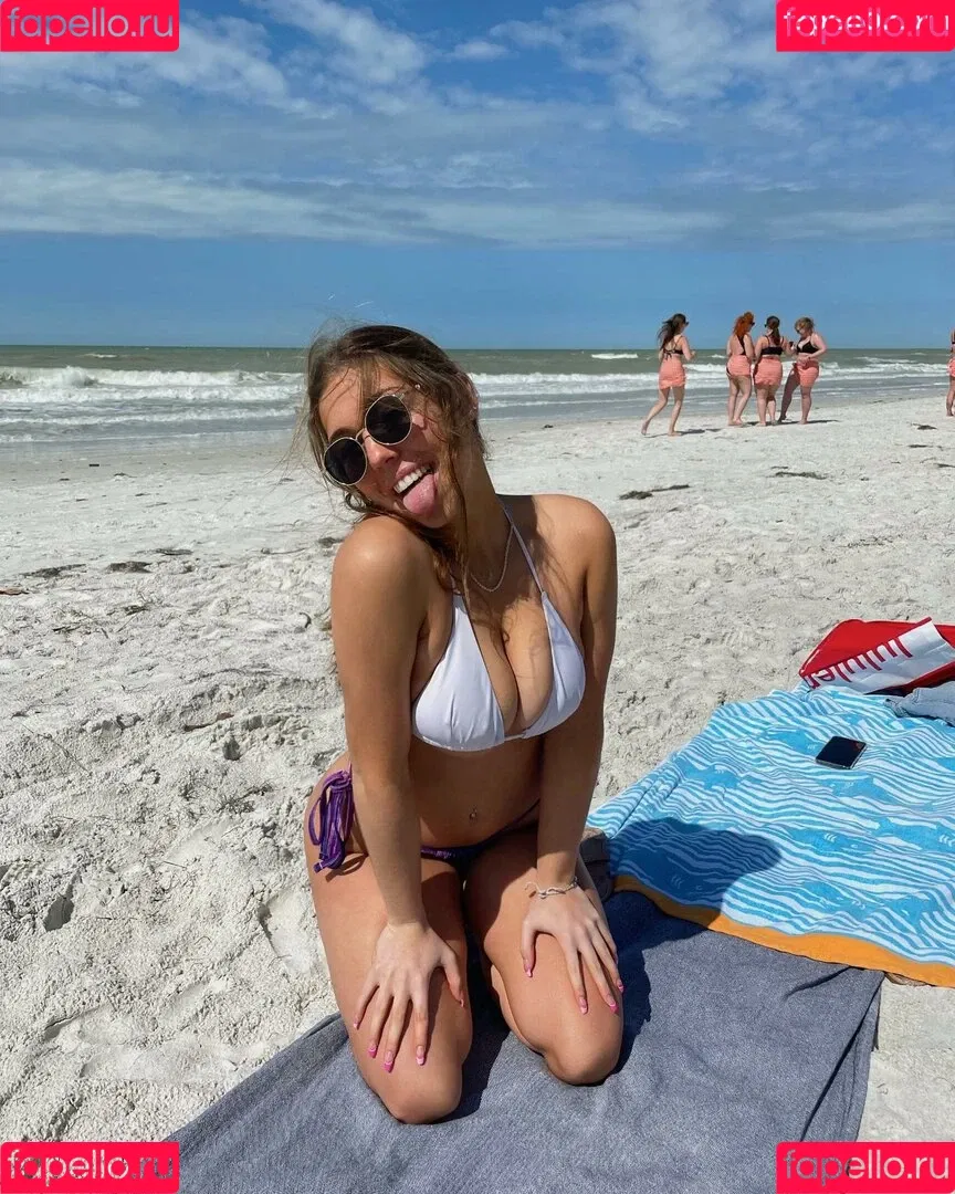 Makenna Adams Onlyfans Photo Gallery 
