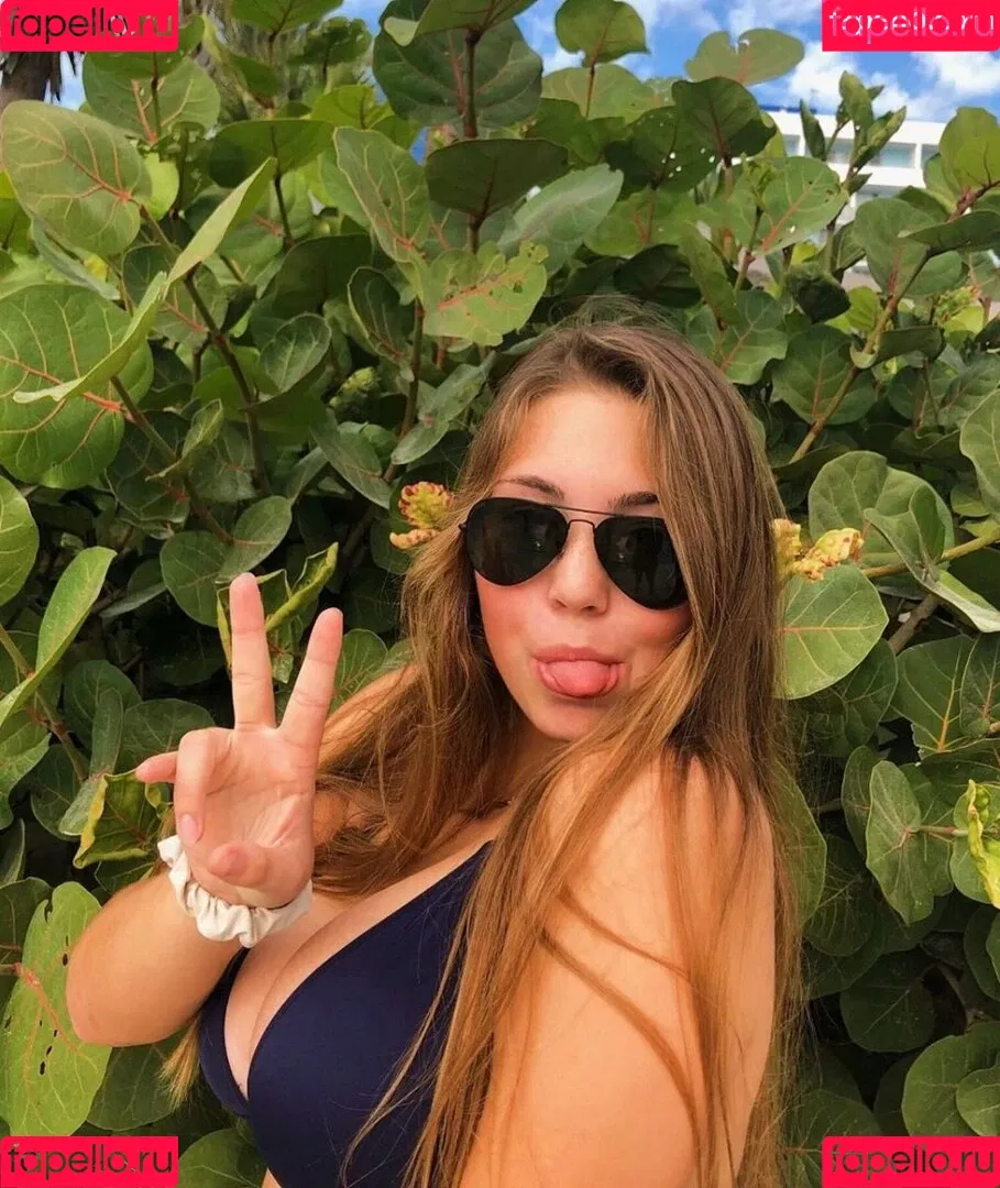 Makenna Adams Onlyfans Photo Gallery 
