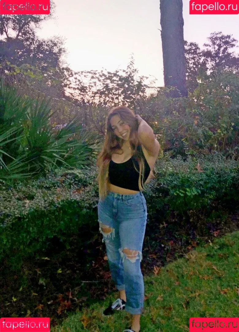 Makenna Adams Onlyfans Photo Gallery 