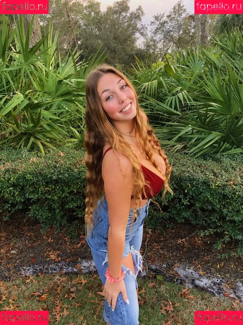 Makenna Adams Onlyfans Photo Gallery 