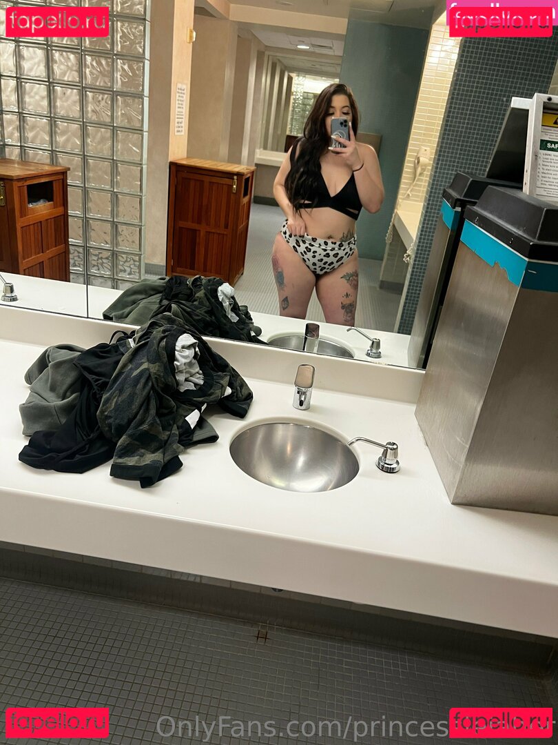 princessleiaher Nude Onlyfans Photo 5