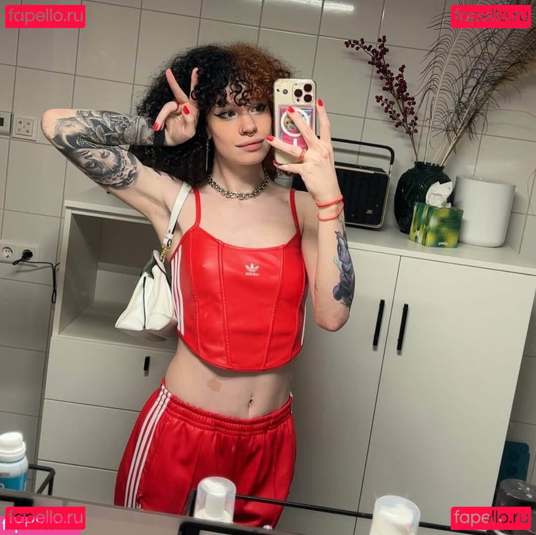 zoelagoblina Nude Onlyfans Photo 22