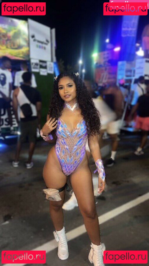 Karolina Achong Nude Onlyfans Photo 3
