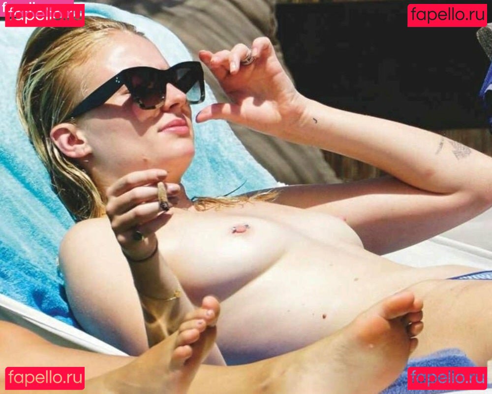Sophie R Nude Onlyfans Photo 11