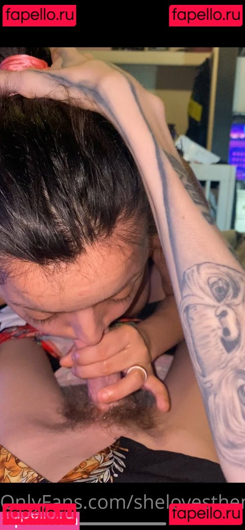Long Neck Nude Onlyfans Photo 39