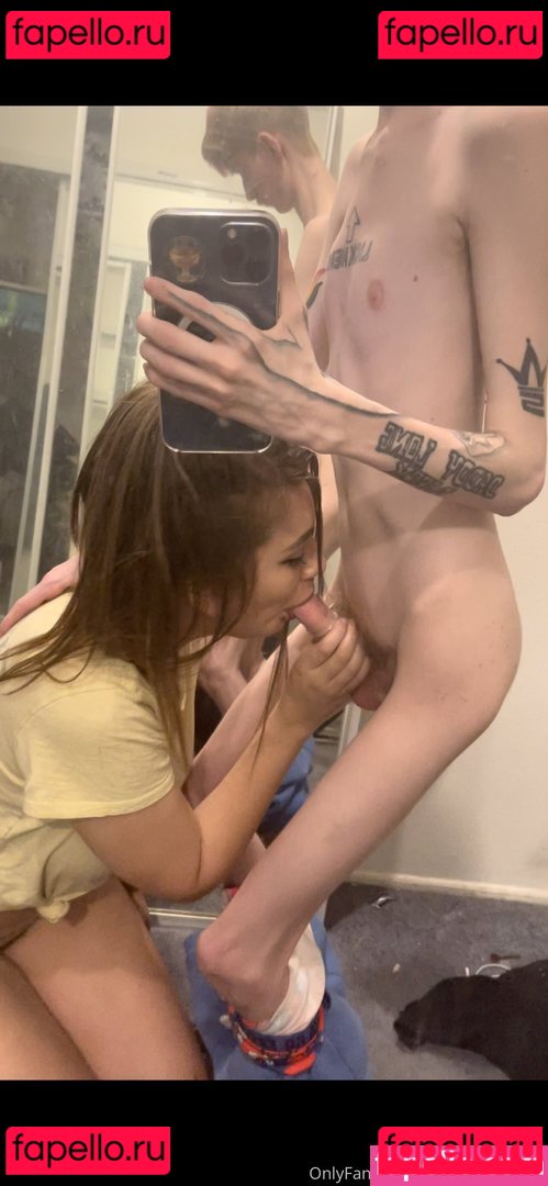 Long Neck Nude Onlyfans Photo 37