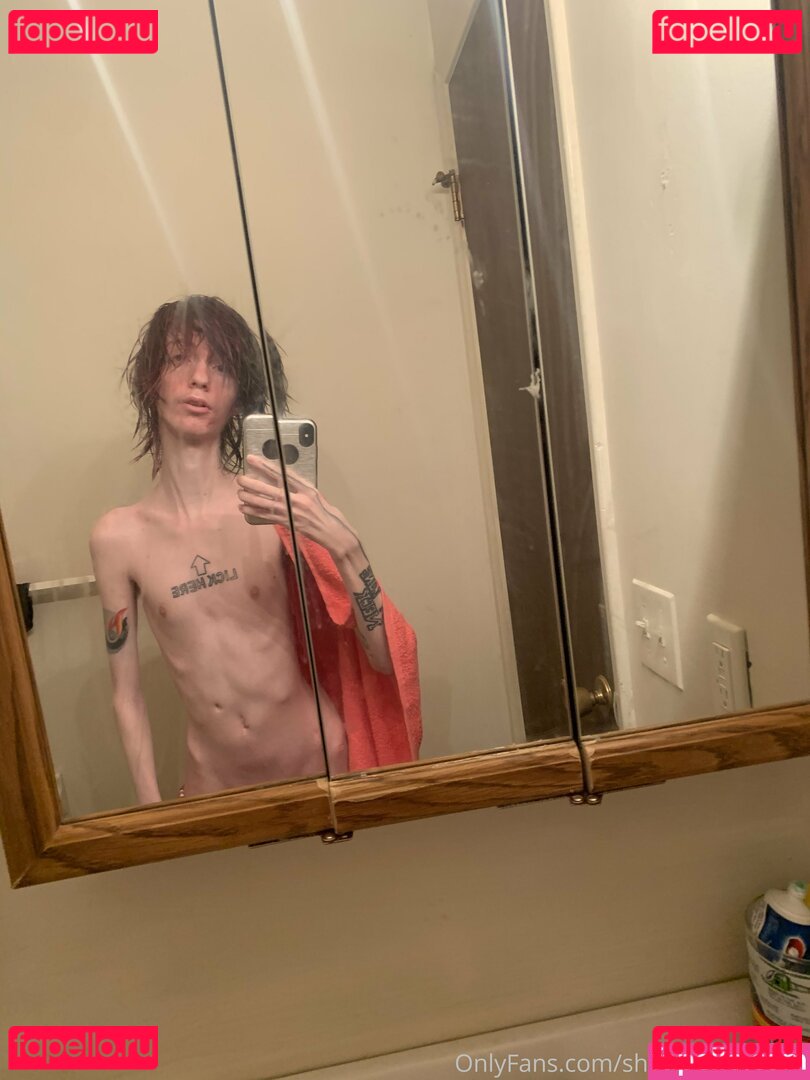 Long Neck Nude Onlyfans Photo 16