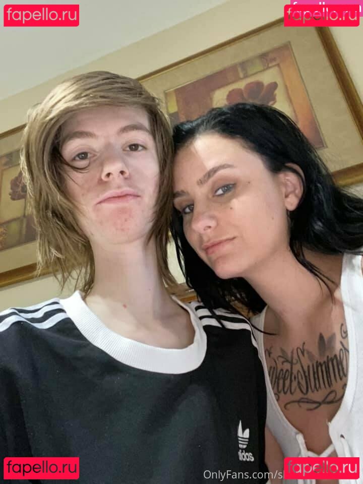 Long Neck Nude Onlyfans Photo 14