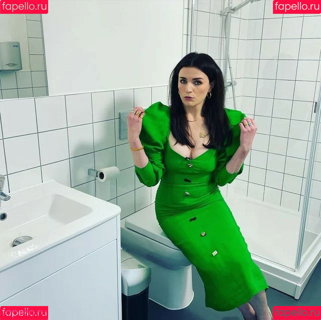 Aisling Bea Onlyfans Photo Gallery 