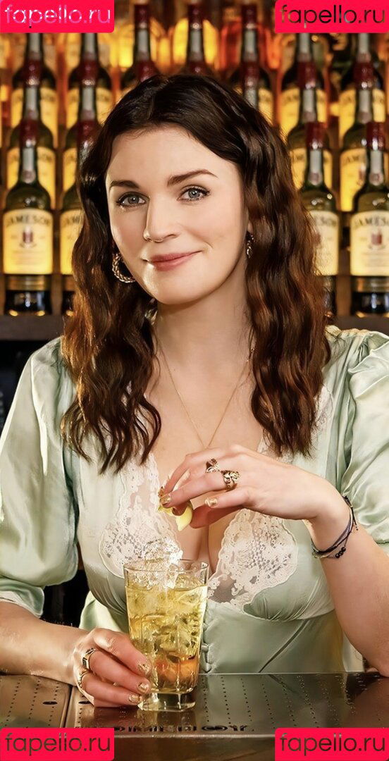 Aisling Bea Onlyfans Photo Gallery 