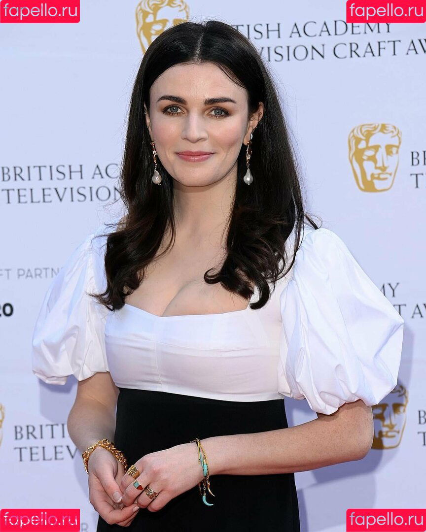Aisling Bea Onlyfans Photo Gallery 