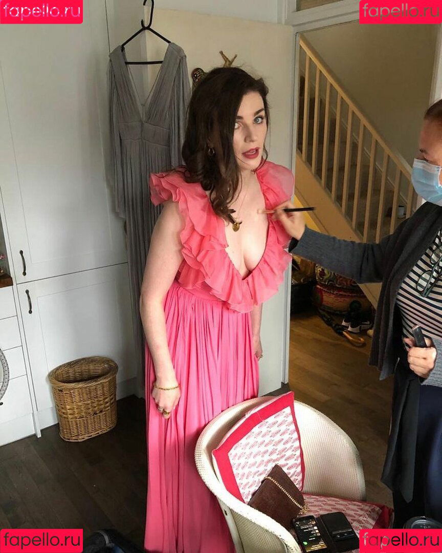 Aisling Bea Onlyfans Photo Gallery 