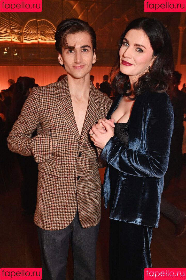 Aisling Bea Onlyfans Photo Gallery 